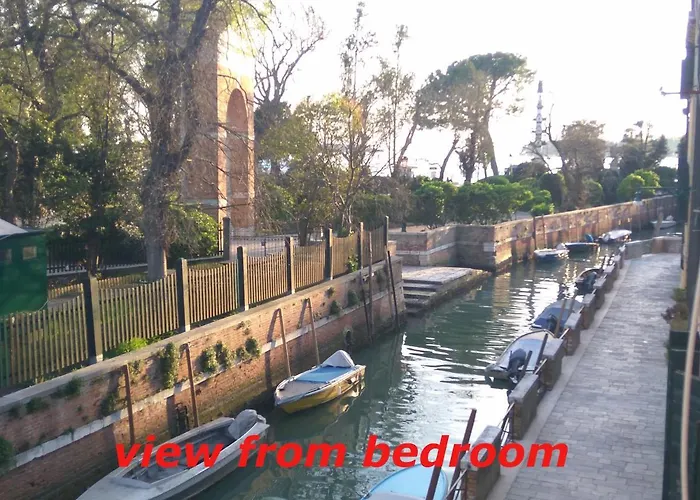 Susy Biennale Apartment - Canal View And Garden
